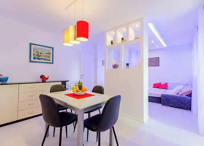 Luce Mala سبليت