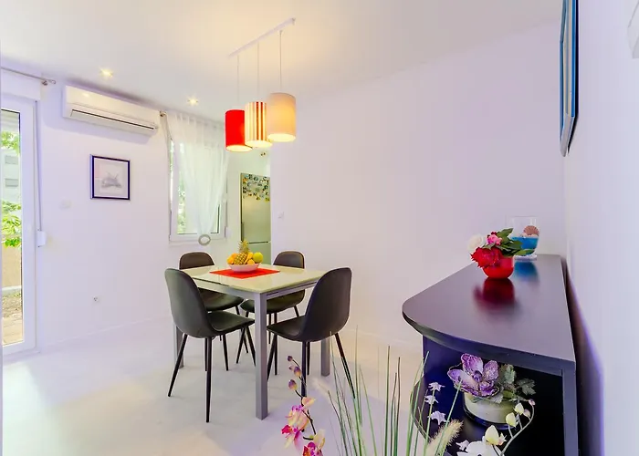 Luce Mala سبليت