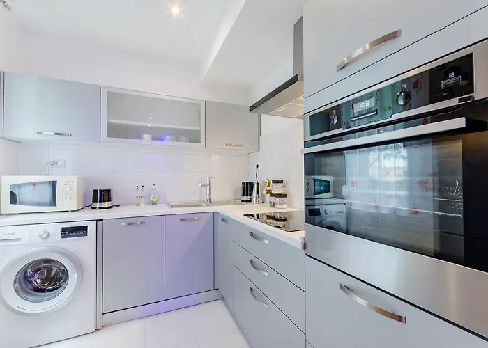 Luce Mala سبليت